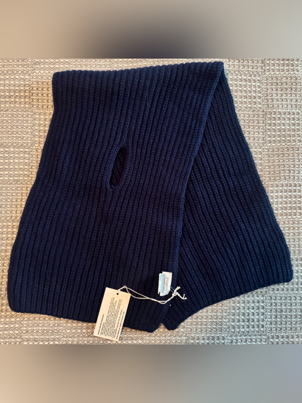 Inverni pull-through/keyhole scarf/snood NWT
